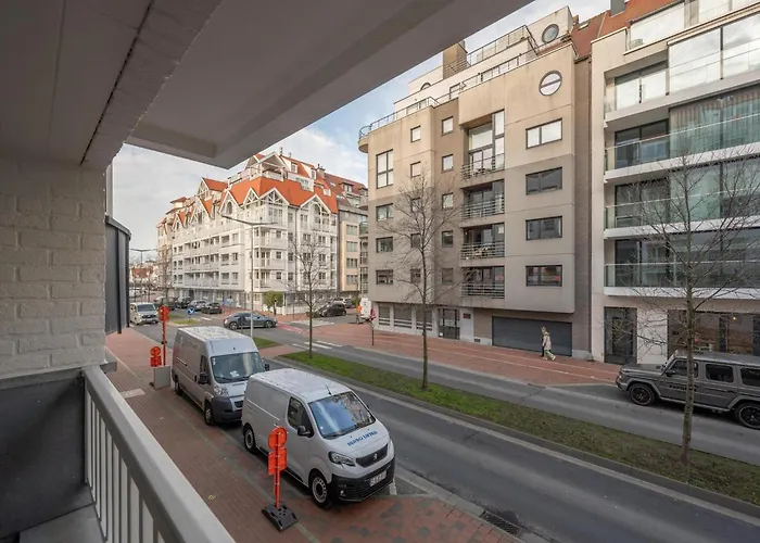 Centre For 6 Apartment *